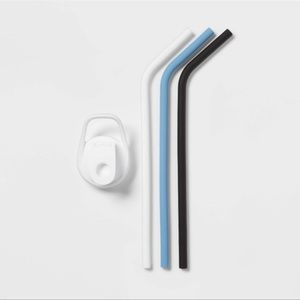 Room Essentials chug lid & silicone straws